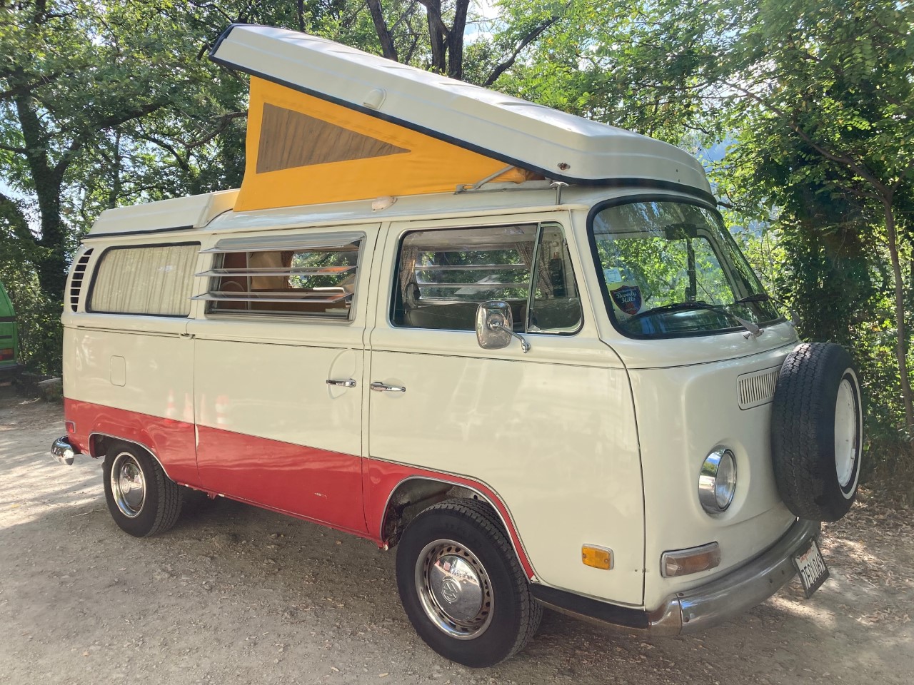 Annonce Volkswagen combi t2a type 23 campmobile westfalia 6pl 1971 ESSENCE  occasion - Trappes - Yvelines 78