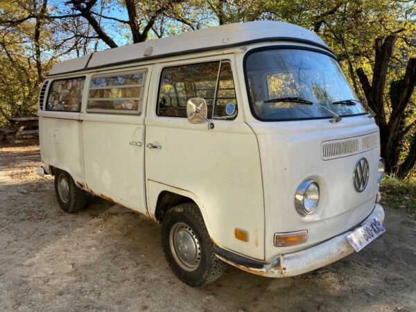 Camion vintage à restaurer camping car